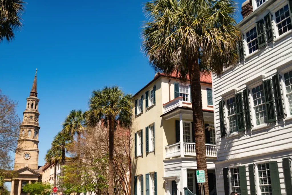 Street in charleston south carolina in lowcountry excursion booked with acx travel.